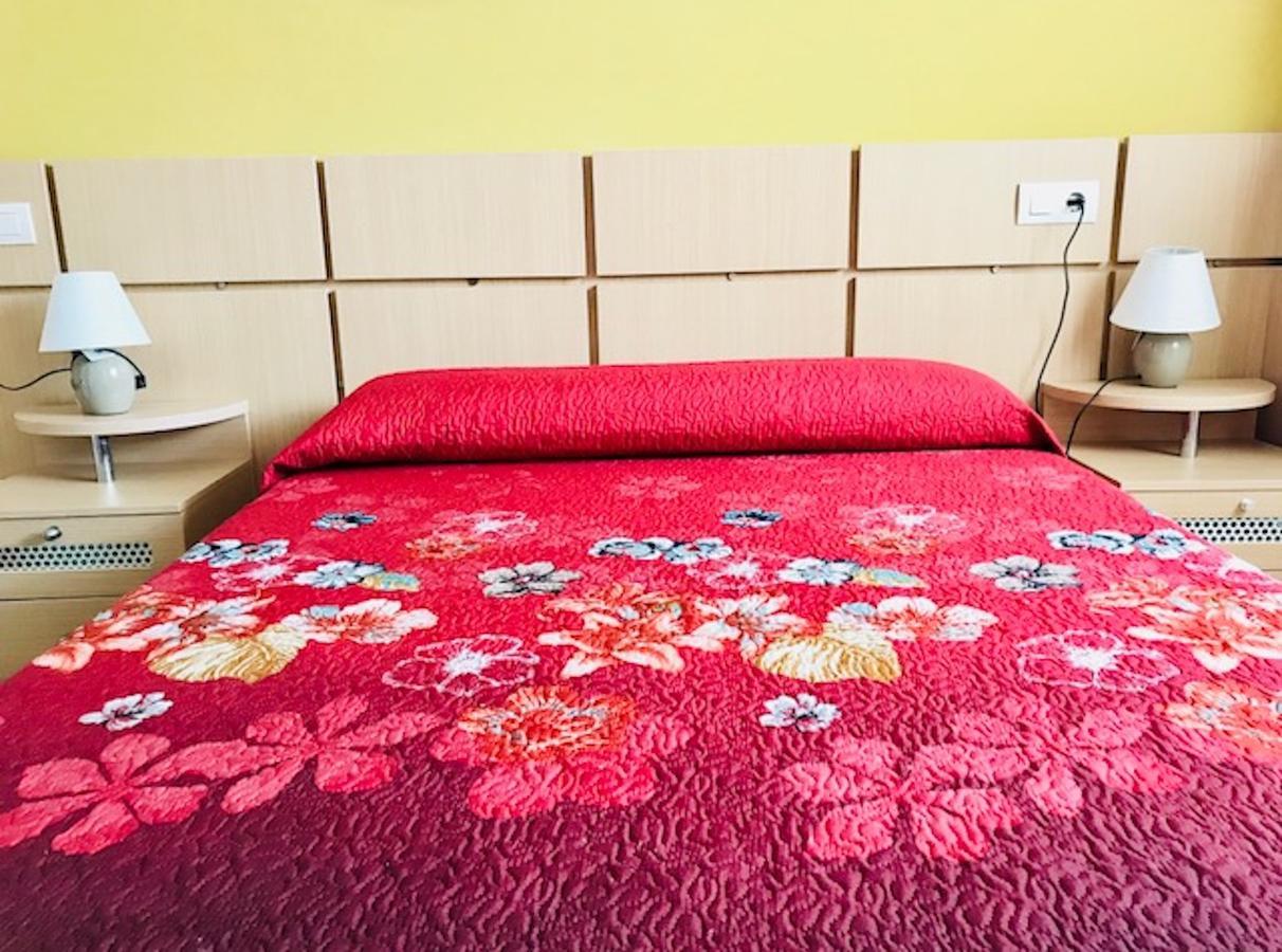 Apartamentos Boutique Valparaiso オロペサ・デル・マール エクステリア 写真